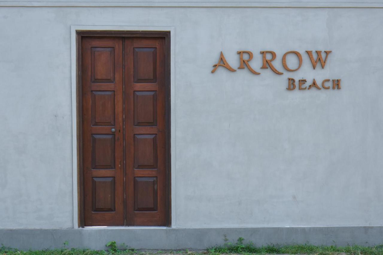 Arrow Beach Resort Boossa Exterior photo