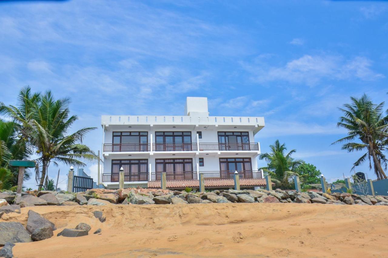 Arrow Beach Resort Boossa Exterior photo